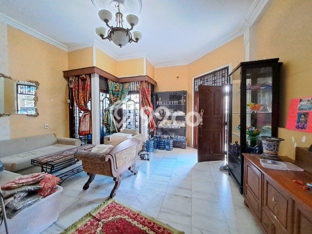 For Sale Hunian Elegan Klasik di Jakarta Barat For Sale Hunian Elegan Klasik di Jakarta Barat