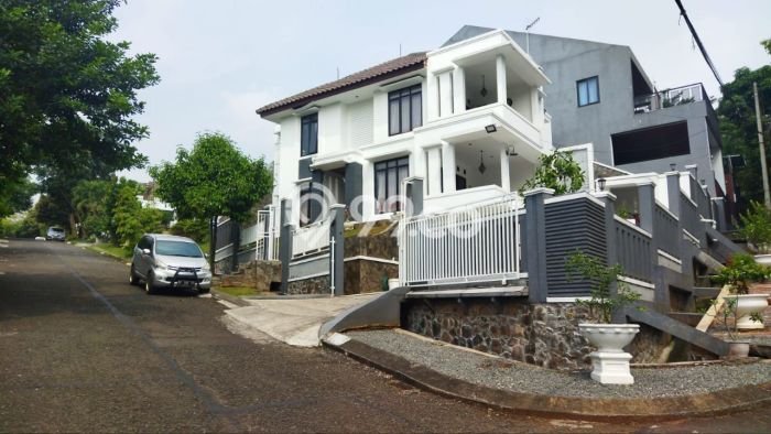 Jual Rumah Mewah Elegan Dengan View Cantik di Cibubur, Bogor Jual Rumah Mewah Elegan Dengan View Cantik di Cibubur, Bogor