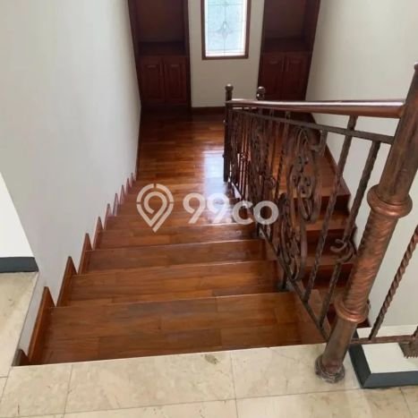 Jual Rumah Luas Elegan Dengan View Cantik di Pondok Bambu, Jakarta Timur Jual Rumah Luas Elegan Dengan View Cantik di Pondok Bambu, Jakarta Timur
