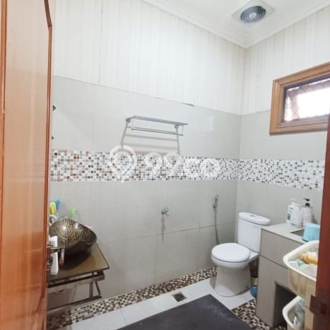 Siap Huni Rumah Mewah 4 Kamar di Duren Sawit Dekat ke Mana Pun Siap Huni Rumah Mewah 4 Kamar di Duren Sawit Dekat ke Mana Pun