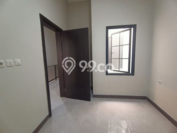 Dijual Hunian Rumah Nyaman 4 Kamar di Jatiwaringin, Bekasi Dijual Hunian Rumah Nyaman 4 Kamar di Jatiwaringin, Bekasi