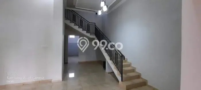 Disewakan! Rumah 3 Kamar Tidur &
2 Kamar Mandi di Cipulir, Jakarta Selatan Disewakan! Rumah 3 Kamar Tidur &
2 Kamar Mandi di Cipulir, Jakarta Selatan