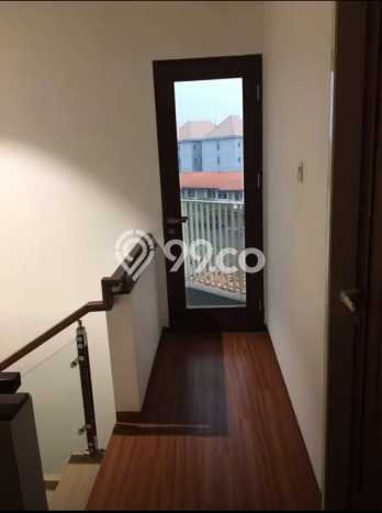 Ready to Use! Luxury House LT 230m2 Desain Elegan di Lebak Bulus Ready to Use! Luxury House LT 230m2 Desain Elegan di Lebak Bulus