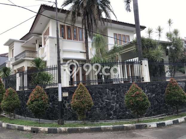 Jual Cepat Hunian Elegan Klasik di Jakarta Barat Jual Cepat Hunian Elegan Klasik di Jakarta Barat