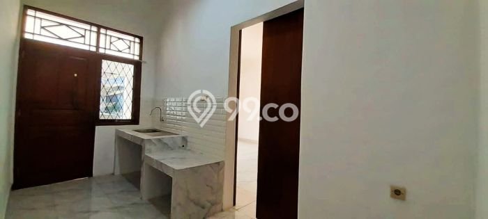 Sewa Rumah Murah di Rempoa Tangerang dengan 3 Kamar Tidur Sewa Rumah Murah di Rempoa Tangerang dengan 3 Kamar Tidur