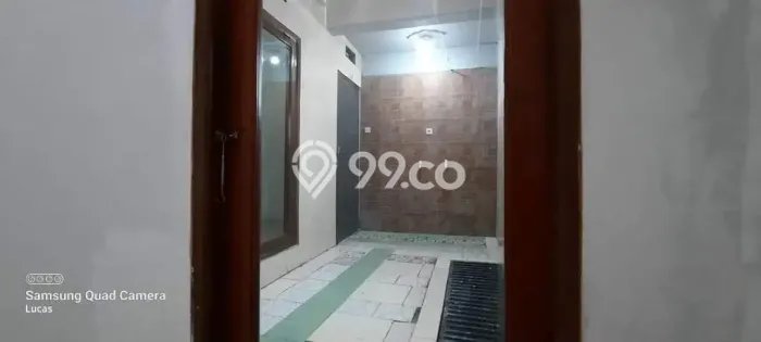 Disewakan! Rumah 3 Kamar Tidur &
2 Kamar Mandi di Cipulir, Jakarta Selatan Disewakan! Rumah 3 Kamar Tidur &
2 Kamar Mandi di Cipulir, Jakarta Selatan