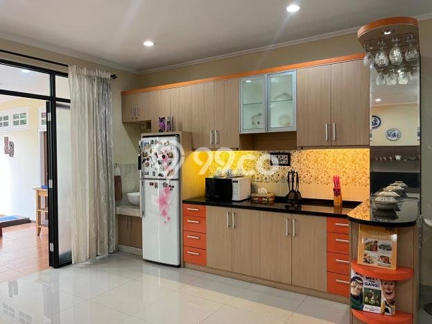 Rumah sewa siap pakai 5 Kamar Tidur di Bintaro, Tangerang Selatan Rumah sewa siap pakai 5 Kamar Tidur di Bintaro, Tangerang Selatan