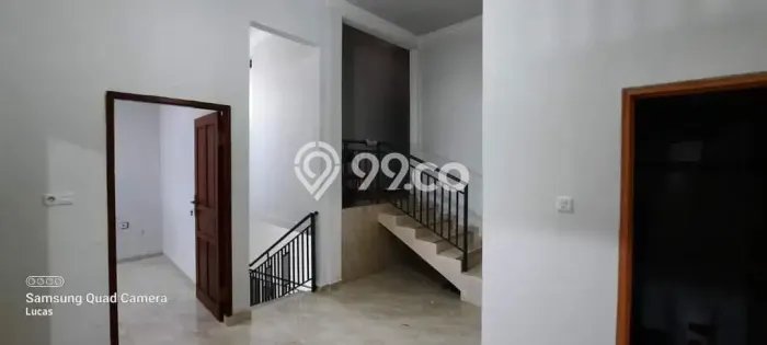 Disewakan! Rumah 3 Kamar Tidur &
2 Kamar Mandi di Cipulir, Jakarta Selatan Disewakan! Rumah 3 Kamar Tidur &
2 Kamar Mandi di Cipulir, Jakarta Selatan