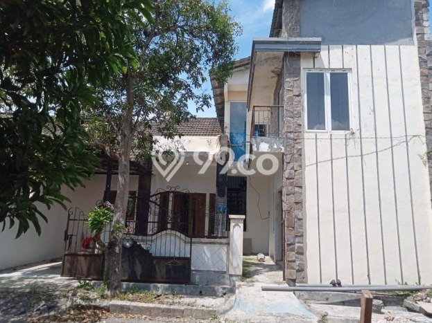 Rumah Luas Asri 3 KT Siap Pakai di Lidah Kulon Surabaya Rumah Luas Asri 3 KT Siap Pakai di Lidah Kulon Surabaya