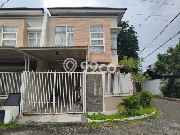 For Sale Hunian Rumah Terawat 5 KT di Manyar, Surabaya For Sale Hunian Rumah Terawat 5 KT di Manyar, Surabaya