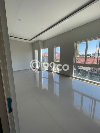 Hunian Elit LB 170m2 Siap Pakai Desain Elegan di Sutorejo, Surabaya Hunian Elit LB 170m2 Siap Pakai Desain Elegan di Sutorejo, Surabaya