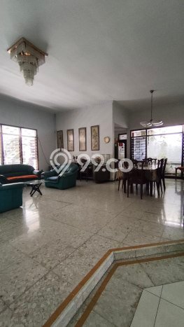 Dijual Rumah Luas Megah Dengan View Cantik di Dharma Husada, Surabaya Dijual Rumah Luas Megah Dengan View Cantik di Dharma Husada, Surabaya