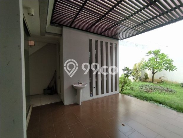 Rumah Luxury Modern Tanpa Renovasi di Citraland Surabaya Rumah Luxury Modern Tanpa Renovasi di Citraland Surabaya