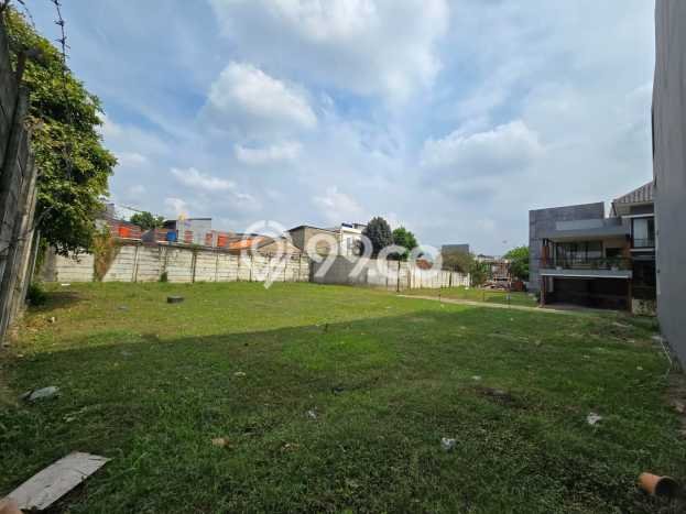 Tanah Dijual Lokasi Strategis di Jakarta Selatan dengan Luas 245m2 Tanah Dijual Lokasi Strategis di Jakarta Selatan dengan Luas 245m2