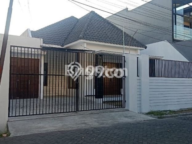 Disewakan segera hunian minimalis lokasi strategis 5 Kamar di Manyar, Surabaya Disewakan segera hunian minimalis lokasi strategis 5 Kamar di Manyar, Surabaya