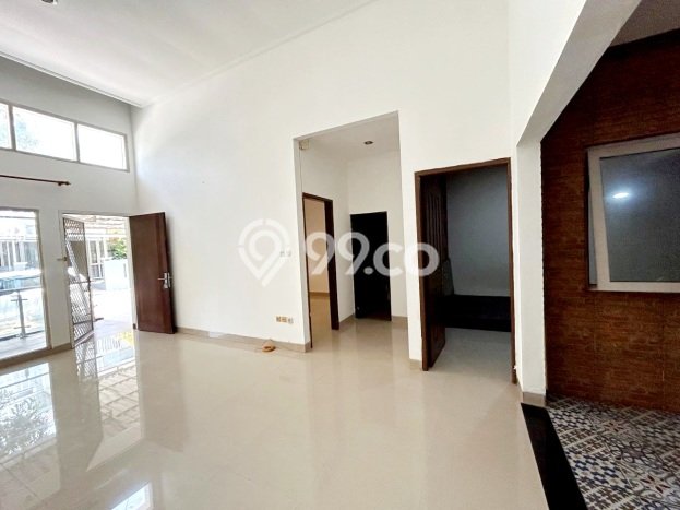 Rumah Luas Asri 2 KT Siap Pakai di BSD City Tangerang Rumah Luas Asri 2 KT Siap Pakai di BSD City Tangerang
