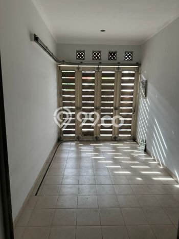 Rumah sewa siap pakai 5 KT di Pondok Indah, Jakarta Selatan Rumah sewa siap pakai 5 KT di Pondok Indah, Jakarta Selatan