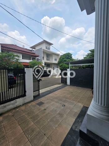 Rumah sewa siap pakai 5 KT di Pondok Indah, Jakarta Selatan Rumah sewa siap pakai 5 KT di Pondok Indah, Jakarta Selatan