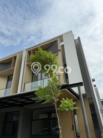 Rumah Elit Modern Tanpa Renovasi di BSD Tangerang Rumah Elit Modern Tanpa Renovasi di BSD Tangerang