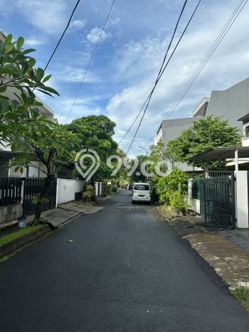 Rumah sewa siap pakai 5 KT di Pondok Indah, Jakarta Selatan Rumah sewa siap pakai 5 KT di Pondok Indah, Jakarta Selatan
