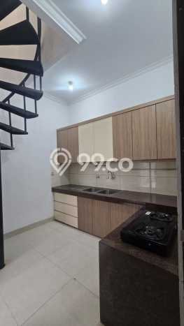 Rumah Eksklusif Siap Huni LT 200m2 di Cengkareng, Jakarta Barat Rumah Eksklusif Siap Huni LT 200m2 di Cengkareng, Jakarta Barat