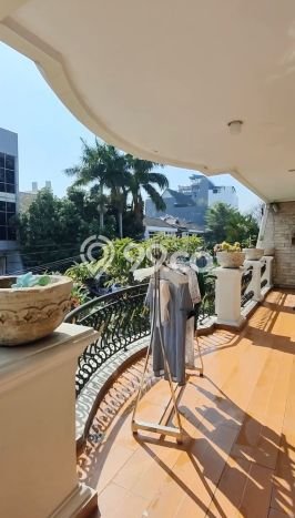 Rumah Lingkungan Asri di Muara Karang, Jakarta Utara, LT 300m² LB 550m² Rumah Lingkungan Asri di Muara Karang, Jakarta Utara, LT 300m² LB 550m²