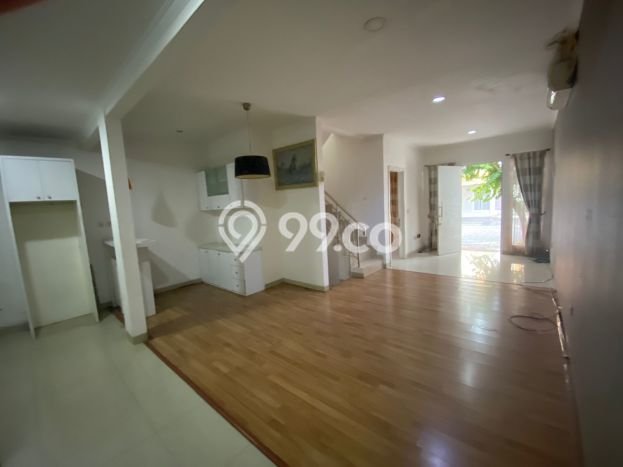 Rumah LT 90m² Fully Furnished di Lokasi Prestisius Green Lake City, Jakarta Barat Rumah LT 90m² Fully Furnished di Lokasi Prestisius Green Lake City, Jakarta Barat