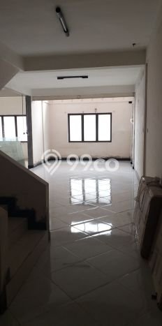 Unit Ruko Dijual di Surabaya LT 64m2 & LB 216m2 Unit Ruko Dijual di Surabaya LT 64m2 & LB 216m2