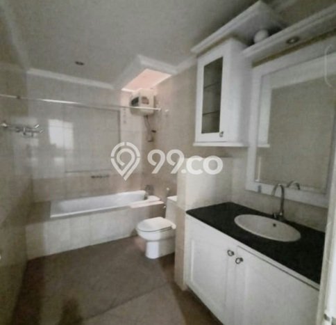 Hunian Mewah Siap Huni LT 200m2 di Tenggilis Mejoyo, Surabaya Hunian Mewah Siap Huni LT 200m2 di Tenggilis Mejoyo, Surabaya