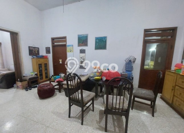 Siap Huni Rumah Mewah 7 Kamar di Sawahan Dekat ke Mana Pun Siap Huni Rumah Mewah 7 Kamar di Sawahan Dekat ke Mana Pun