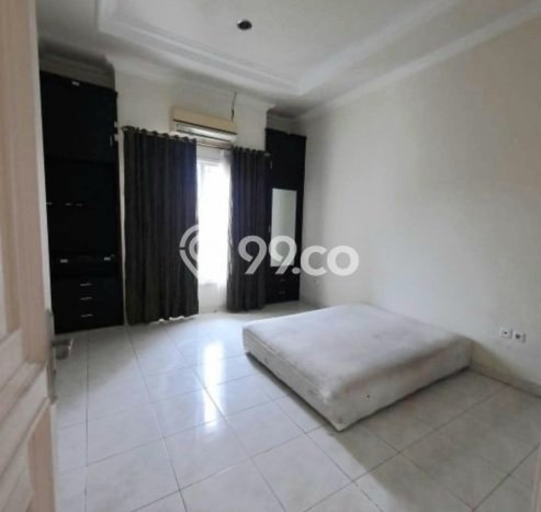 Hunian Mewah Siap Huni LT 200m2 di Tenggilis Mejoyo, Surabaya Hunian Mewah Siap Huni LT 200m2 di Tenggilis Mejoyo, Surabaya