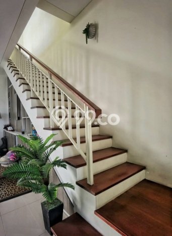 Hunian Mewah Dijual LT 133m2 di Wiyung, Surabaya Hunian Mewah Dijual LT 133m2 di Wiyung, Surabaya