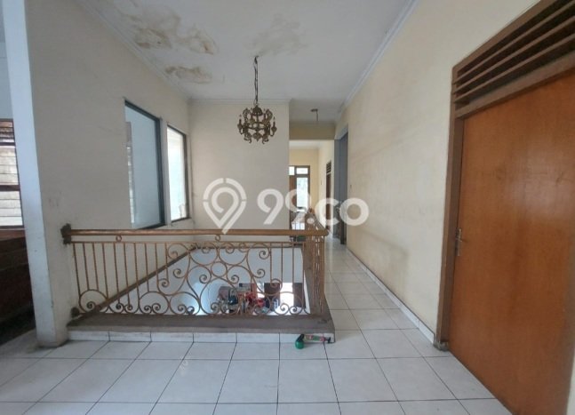 Siap Huni Rumah Mewah 7 Kamar di Sawahan Dekat ke Mana Pun Siap Huni Rumah Mewah 7 Kamar di Sawahan Dekat ke Mana Pun