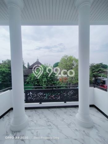 Rumah Strategis Modern Lb 360m2 di Lamper, Semarang Rumah Strategis Modern Lb 360m2 di Lamper, Semarang