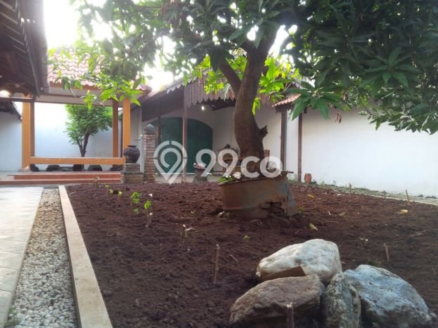Rumah Luxury Modern Siap Huni di Plombokan Semarang Rumah Luxury Modern Siap Huni di Plombokan Semarang