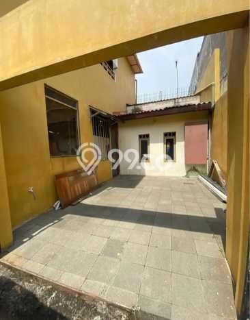 Rumah Modern 4 Kamar LT 200m2 di Manyaran Rumah Modern 4 Kamar LT 200m2 di Manyaran