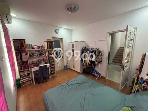 Rumah Elit Modern Tanpa Renovasi di Pondok Indah Jakarta Selatan Rumah Elit Modern Tanpa Renovasi di Pondok Indah Jakarta Selatan