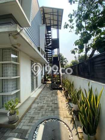 Rumah Elit Modern Tanpa Renovasi di Pondok Indah Jakarta Selatan Rumah Elit Modern Tanpa Renovasi di Pondok Indah Jakarta Selatan