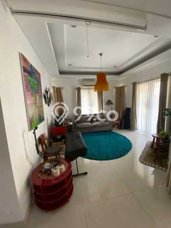Rumah Elit Modern Tanpa Renovasi di Pondok Indah Jakarta Selatan Rumah Elit Modern Tanpa Renovasi di Pondok Indah Jakarta Selatan