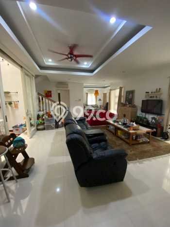 Rumah Elit Modern Tanpa Renovasi di Pondok Indah Jakarta Selatan Rumah Elit Modern Tanpa Renovasi di Pondok Indah Jakarta Selatan