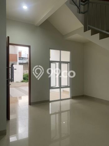 Rumah Strategis Buah Batu, Bandung, LT 101m² Bangunan 136m² Rumah Strategis Buah Batu, Bandung, LT 101m² Bangunan 136m²
