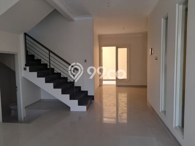 Dijual Cepat Rumah Bagus Siap Huni LB 150m2 di Wiyung, Surabaya Dijual Cepat Rumah Bagus Siap Huni LB 150m2 di Wiyung, Surabaya