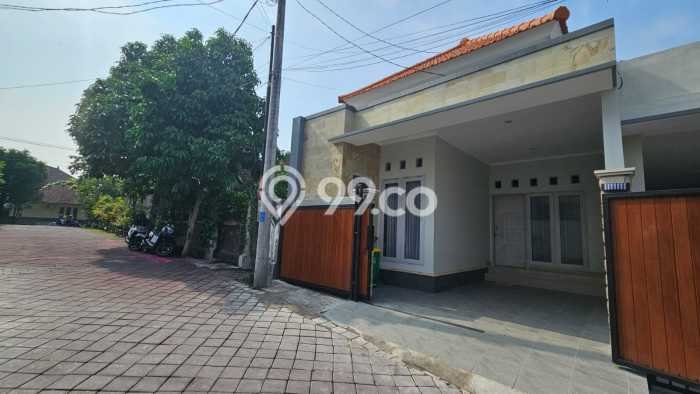 Disewakan! Rumah 2 Kamar Tidur &
2 Kamar Mandi di Dalung, Badung Disewakan! Rumah 2 Kamar Tidur &
2 Kamar Mandi di Dalung, Badung