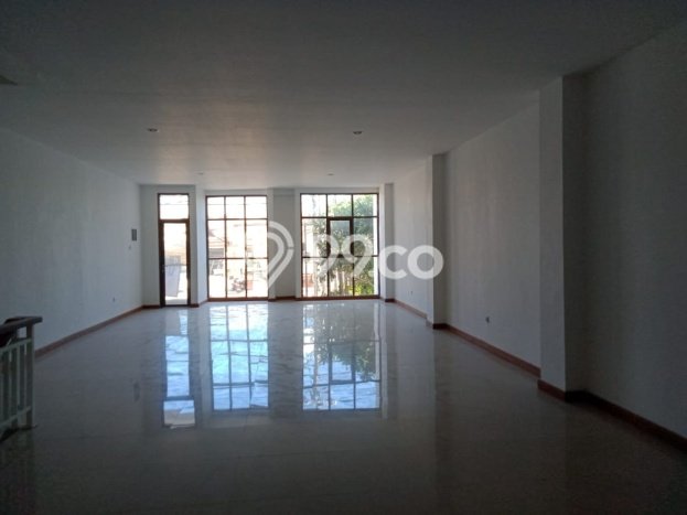 AREA TERSIBUK! Ruko Kawasan , Luas 302m2m², Kawasan Komersial AREA TERSIBUK! Ruko Kawasan , Luas 302m2m², Kawasan Komersial