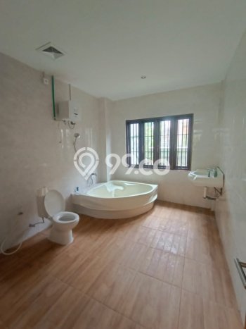 Disewakan! Rumah 4 Kamar Tidur &
3 Kamar Mandi di Sanur, Denpasar Disewakan! Rumah 4 Kamar Tidur &
3 Kamar Mandi di Sanur, Denpasar