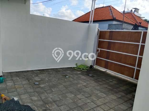 Disewakan! Rumah 3 Kamar Tidur &
3 Kamar Mandi di Sanur, Denpasar Disewakan! Rumah 3 Kamar Tidur &
3 Kamar Mandi di Sanur, Denpasar