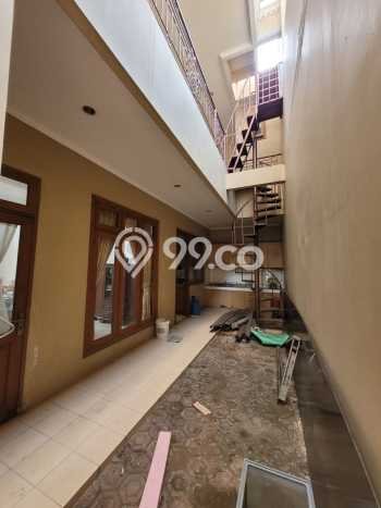 Rumah Elit LB 318m2 Siap Pakai Desain Elegan di Jatikarya, Bekasi Rumah Elit LB 318m2 Siap Pakai Desain Elegan di Jatikarya, Bekasi