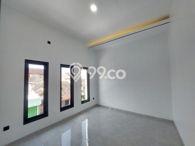Rumah Strategis Modern Lb 200m2 di Colomadu, Karanganyar Rumah Strategis Modern Lb 200m2 di Colomadu, Karanganyar
