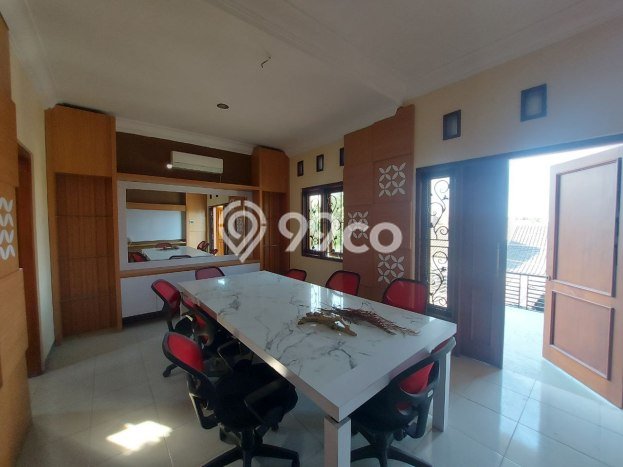 Dijual Cepat Rumah Bagus Siap Huni LB 150m2 di Banjarsari, Surakarta Dijual Cepat Rumah Bagus Siap Huni LB 150m2 di Banjarsari, Surakarta