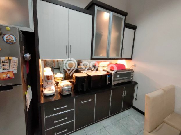 HARGA SPESIAL! Rumah Modern area Banjarsari, Surakarta, LT 158m² LB 172m² BISA KPR! HARGA SPESIAL! Rumah Modern area Banjarsari, Surakarta, LT 158m² LB 172m² BISA KPR!